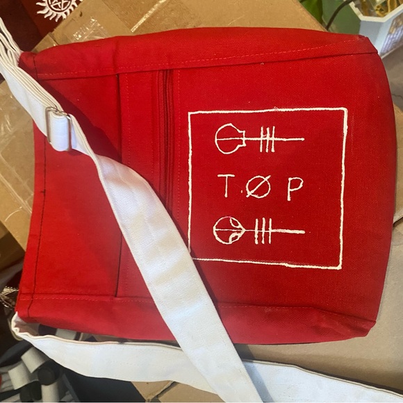 Twenty One Pilots TØP Lot | Cropped jersey | Sweatshirt | Cross Body Bag - Picture 4 of 10